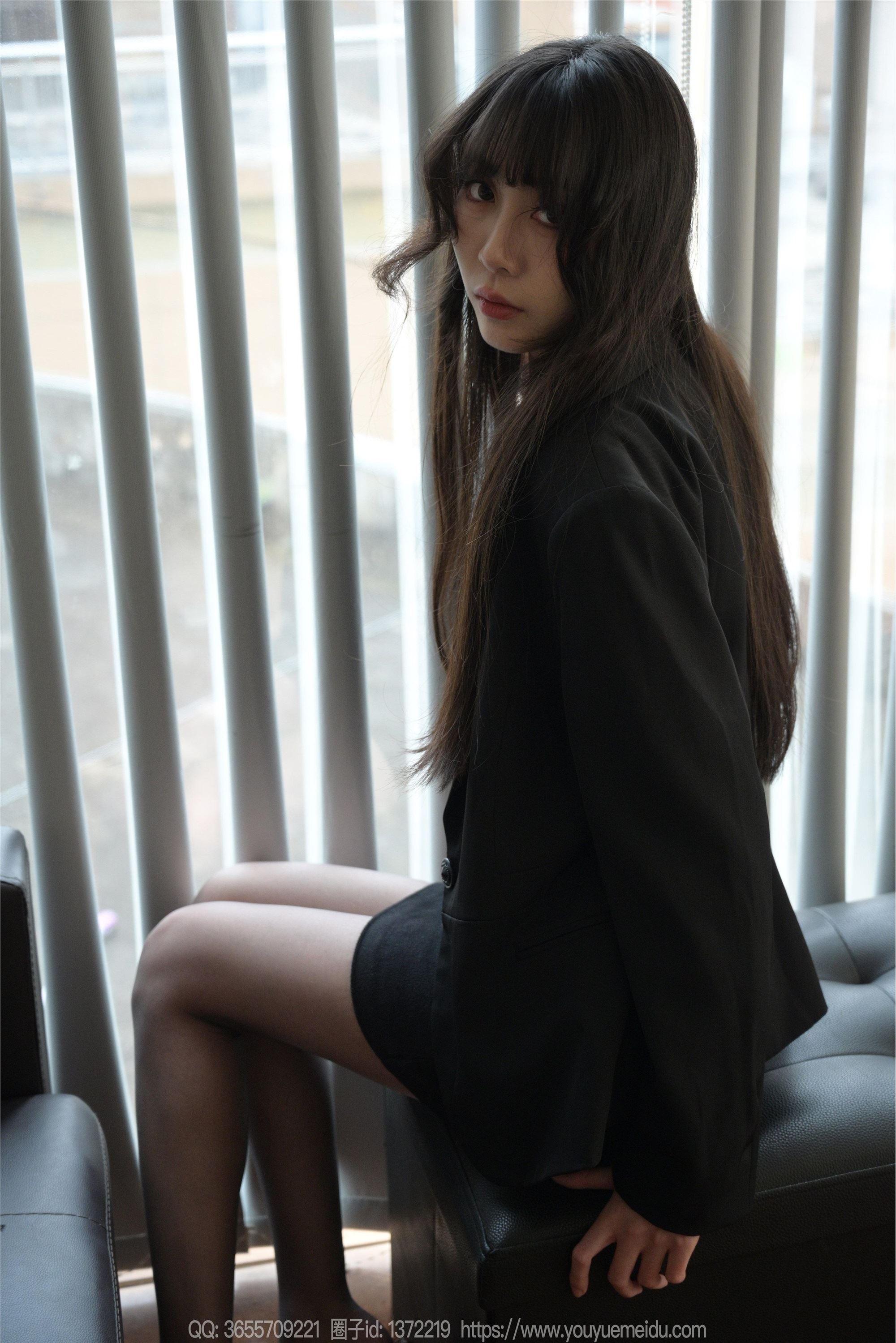 IESS异思趣向  2024.03.19 丝享家 1693 团团《长腿黑执事》